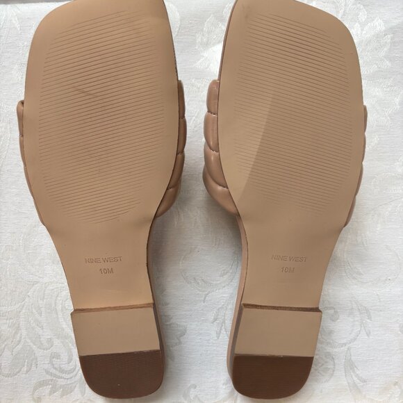 NEW, Never Worn, Nine West Quilted Beige Flat Slides, Size 10 - Picture 3 of 3